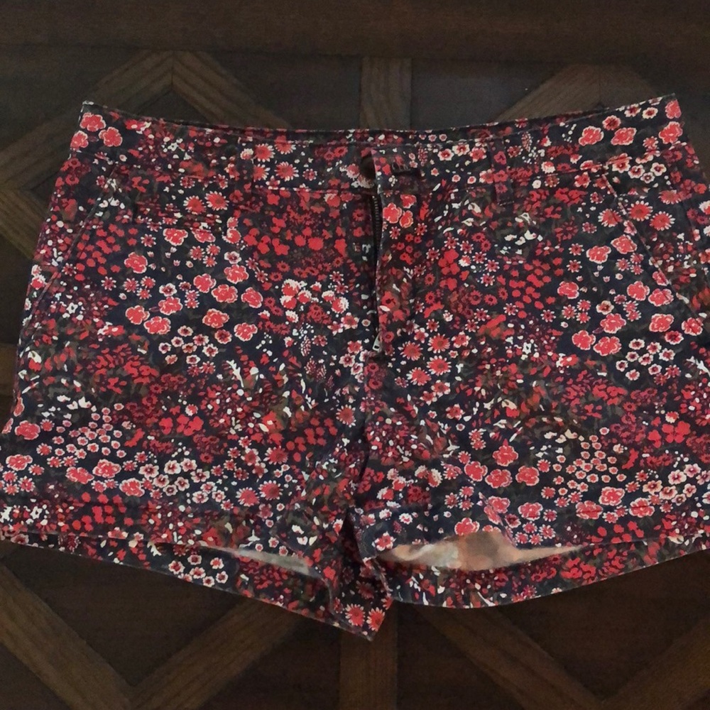 Gap flower printed shorts